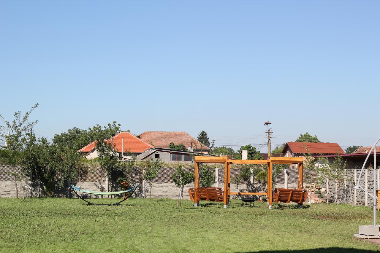 Pensiunea Gradina Verde Becicherecu Mic Exterior foto